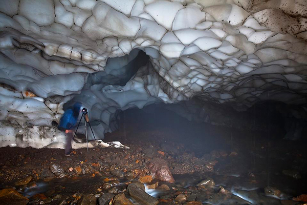 Kamchatkasnowcave3