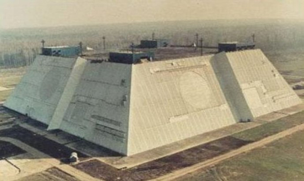 Soviet_pyramid